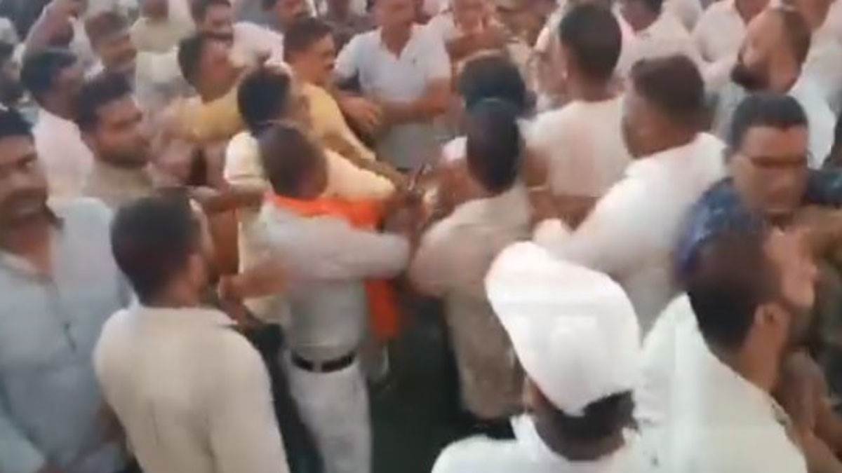 https://www.jagranimages.com/images/newimg/05092025/05_09_2025-fight_24036739.jpg