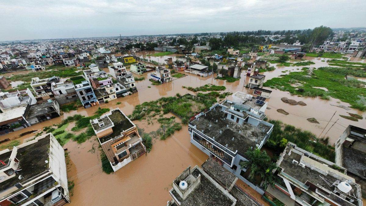https://www.jagranimages.com/images/newimg/05092025/05_09_2025-haryana_flood_water__24036166.jpg
