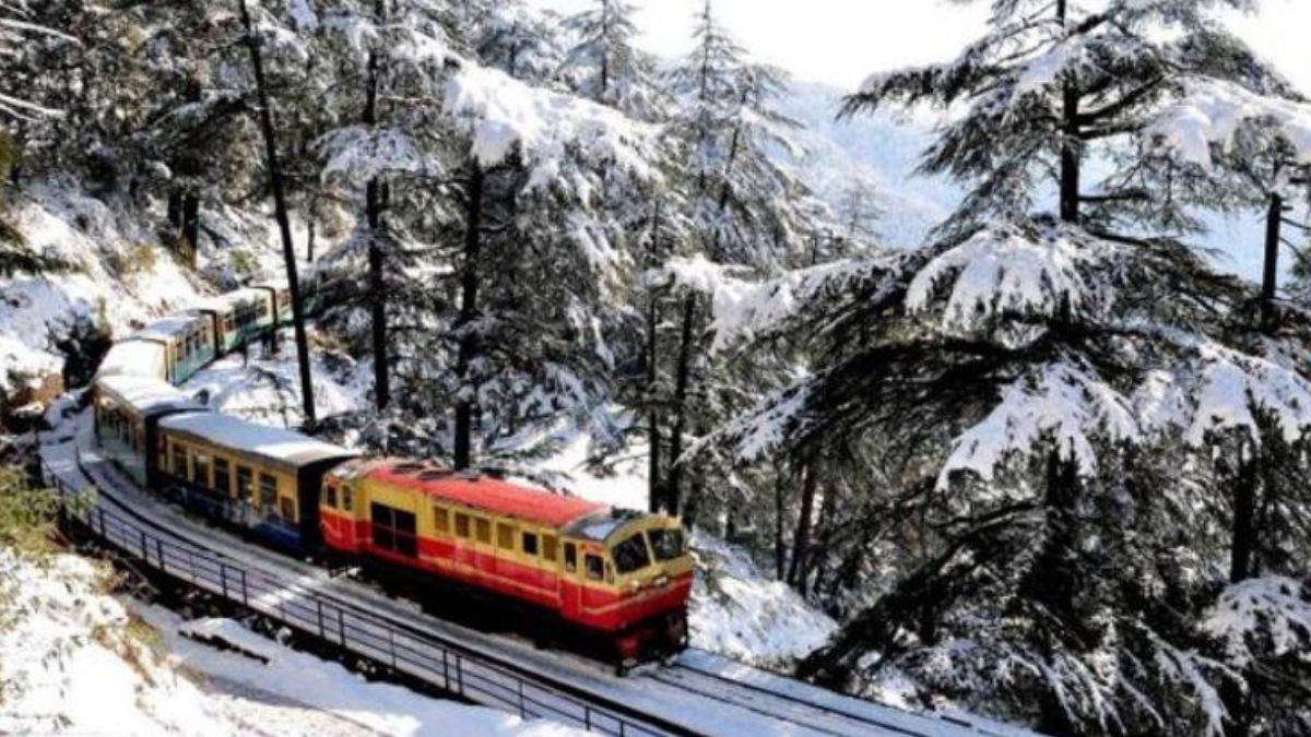 https://www.jagranimages.com/images/newimg/05092025/05_09_2025-kalka_train_1_24037141.jpg