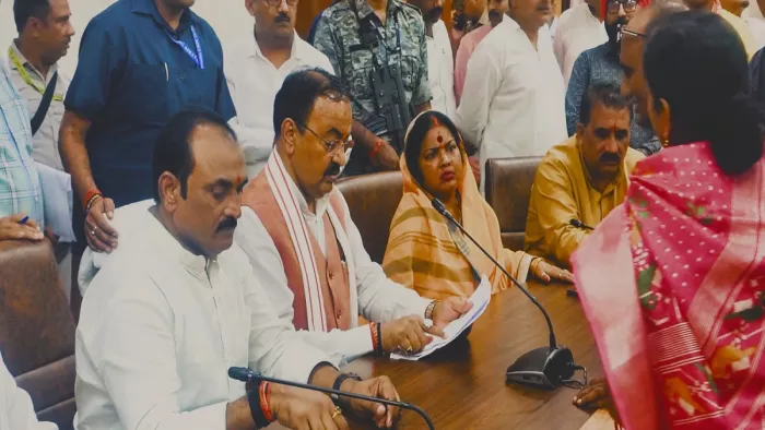 प्रयागराज में डिप्टी सीएम केशव मौर्य ने सपा पर निशाना साधा, यूपी में अगली सरकार बनाने का दावा किया।