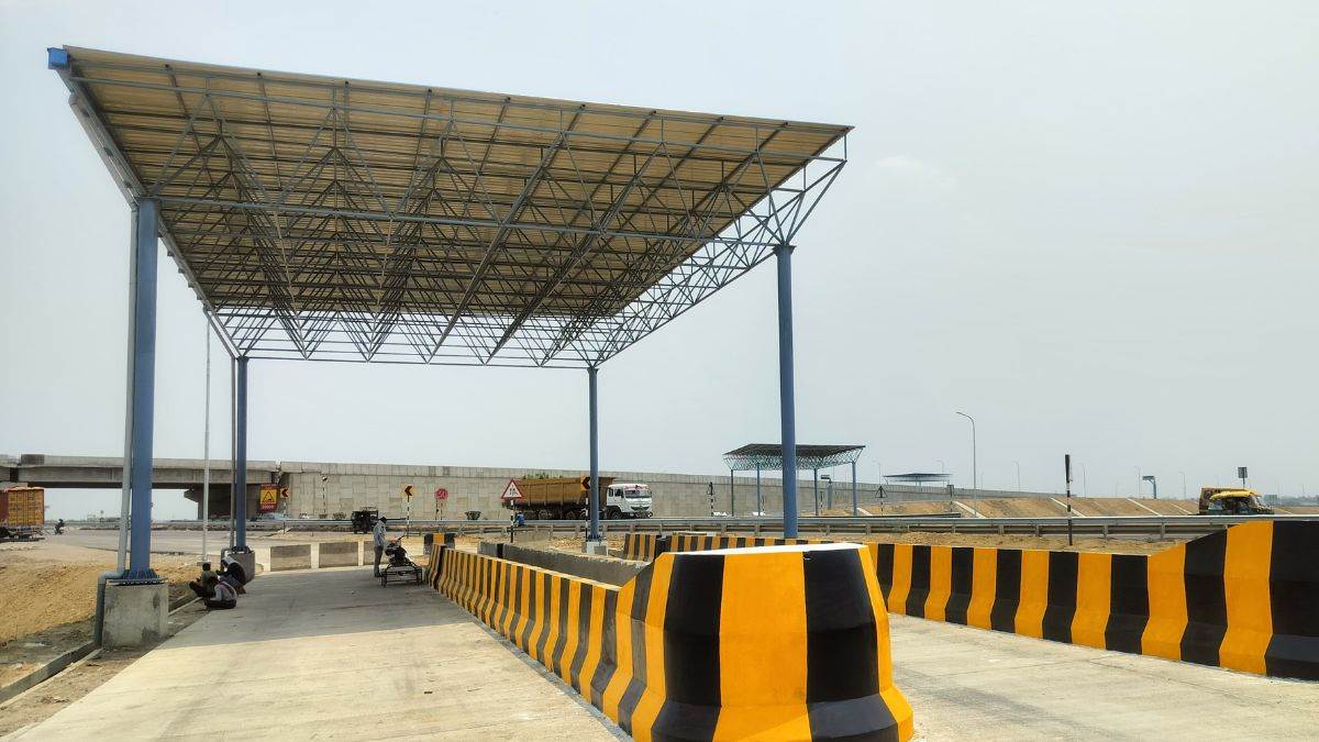 https://www.jagranimages.com/images/newimg/05092025/05_09_2025-lucknow-kapur_express_way_toll_daiik_jagran__24036495.jpg