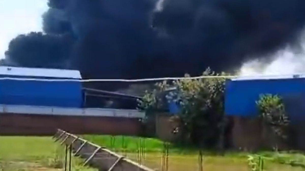https://www.jagranimages.com/images/newimg/05092025/05_09_2025-patna_factory_fire_24036899.jpg