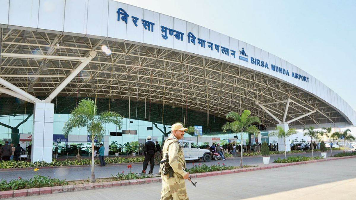 https://www.jagranimages.com/images/newimg/05092025/05_09_2025-ranchi_airort_24037188.jpg