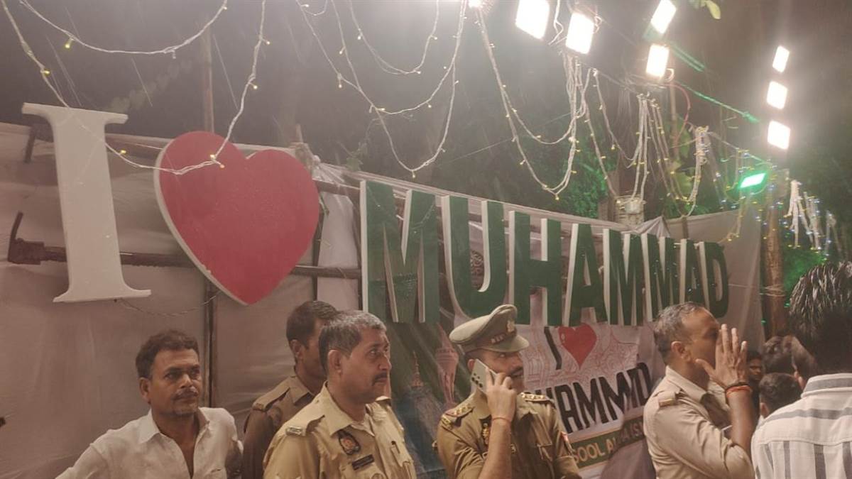 https://www.jagranimages.com/images/newimg/05092025/05_09_2025-rawatpur_procession_clash_24036865_01058817.jpg