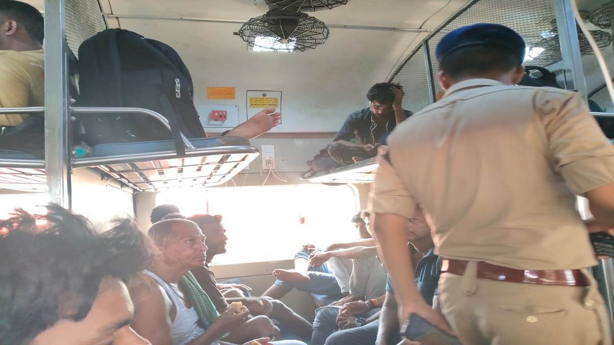 https://www.jagranimages.com/images/newimg/05092025/05_09_2025-seemanchal_express_24036206_13912850.jpg
