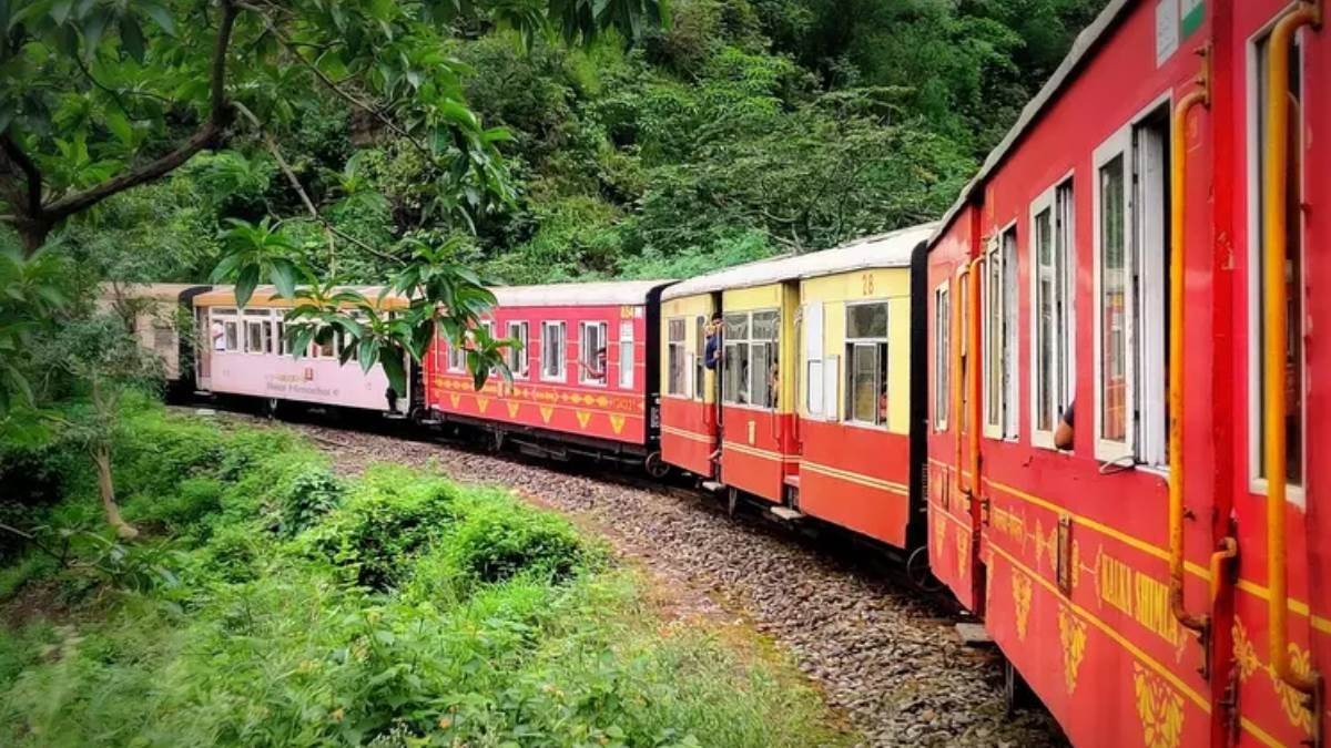 https://www.jagranimages.com/images/newimg/05092025/05_09_2025-shimla_toy_train_24036566.jpg