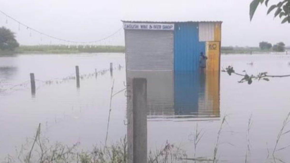 https://www.jagranimages.com/images/newimg/05092025/05_09_2025-yamuna_flood_2_24036410.jpg