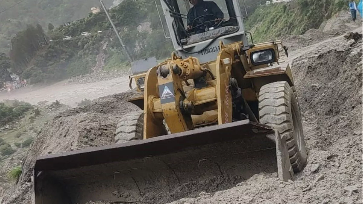 उत्‍तराखंड के बॉर्डर एरिया में हाईवे सहित 31 सड़कों पर थमी रफ्तार, संपर्कविहीन गांवों में बढ़ी दुश्वारी