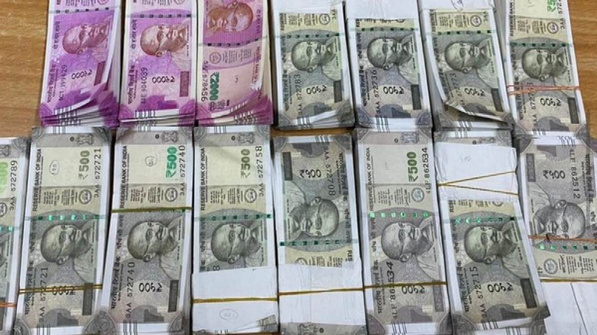 Fake Currency: सूरत पुलिस ने जब्त किए 317 करोड़ रुपये के नकली नोट, छह आरोपी  गिरफ्तार - Surat Police seizes fake notes worth rupees 317 crore six  accused arrested