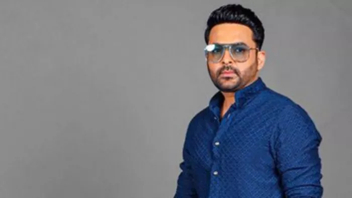 Comedian Kapil Sharma Dubai Late Night Party Video Viral Actor Brutally Trolled To Hide Cigarette Packet