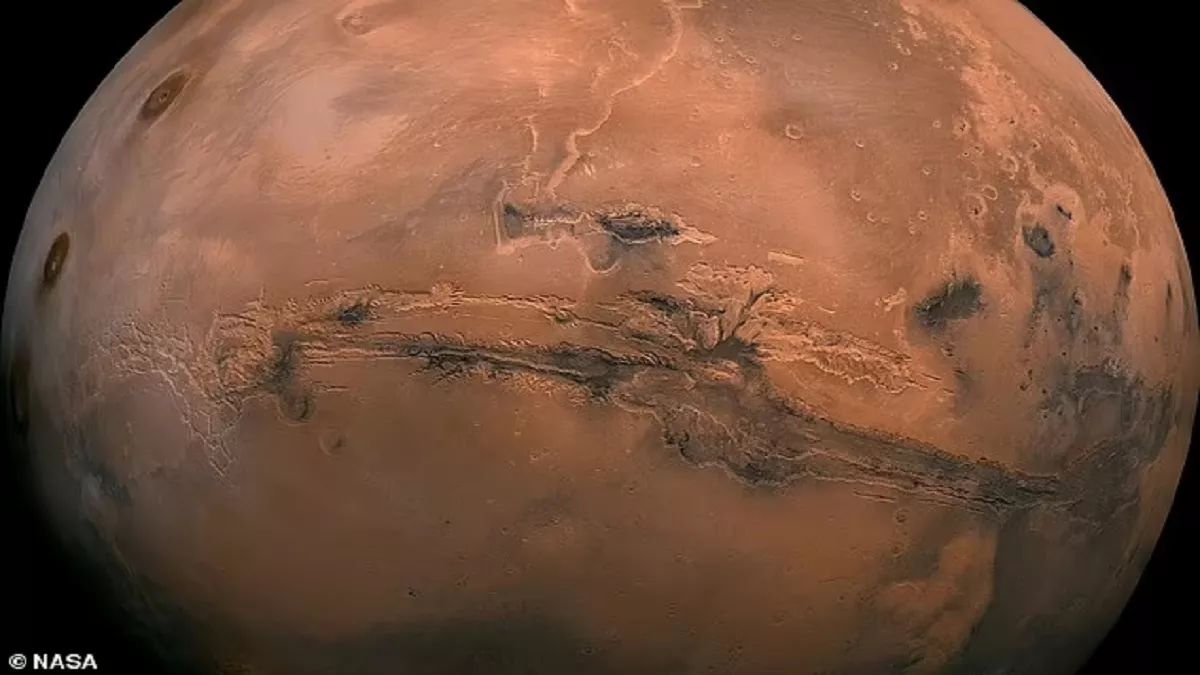 मंगल के दक्षिण ध्रुवीय आइस कैप के नीचे तरल रूप में पानी के नए साक्ष्य मिले हैं। फाइल फोटो- नासा