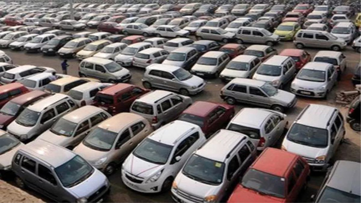 Delhi News: गांधी मैदान की पार्किंग के लिए अभी छह माह और करना होगा इंतजार