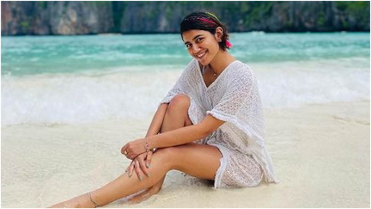 https://www.jagranimages.com/images/newimg/05102022/05_10_2022-priya_prakash_varrier1_23120558.jpg