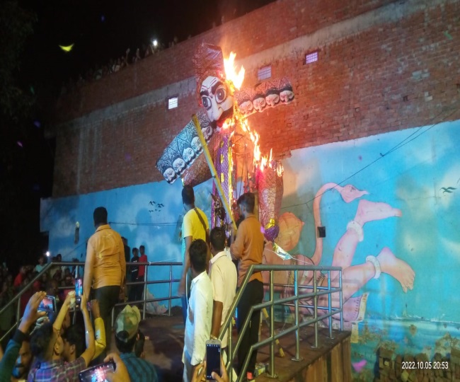 Prayagraj Ravan Dahan: श्रीराम ने चलाया तीर तो रावण का हुआ वध, दशानन का ...