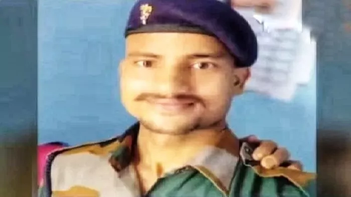 लापता हुए हवलदार सरोज कुमार दास की फाइल फोटो।
