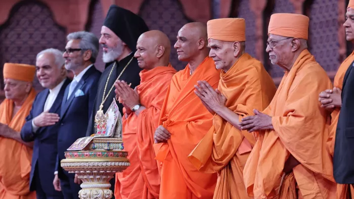 सभी लोगों को एक मंच देने का काम करता है अक्षरधाम मंदिर।
