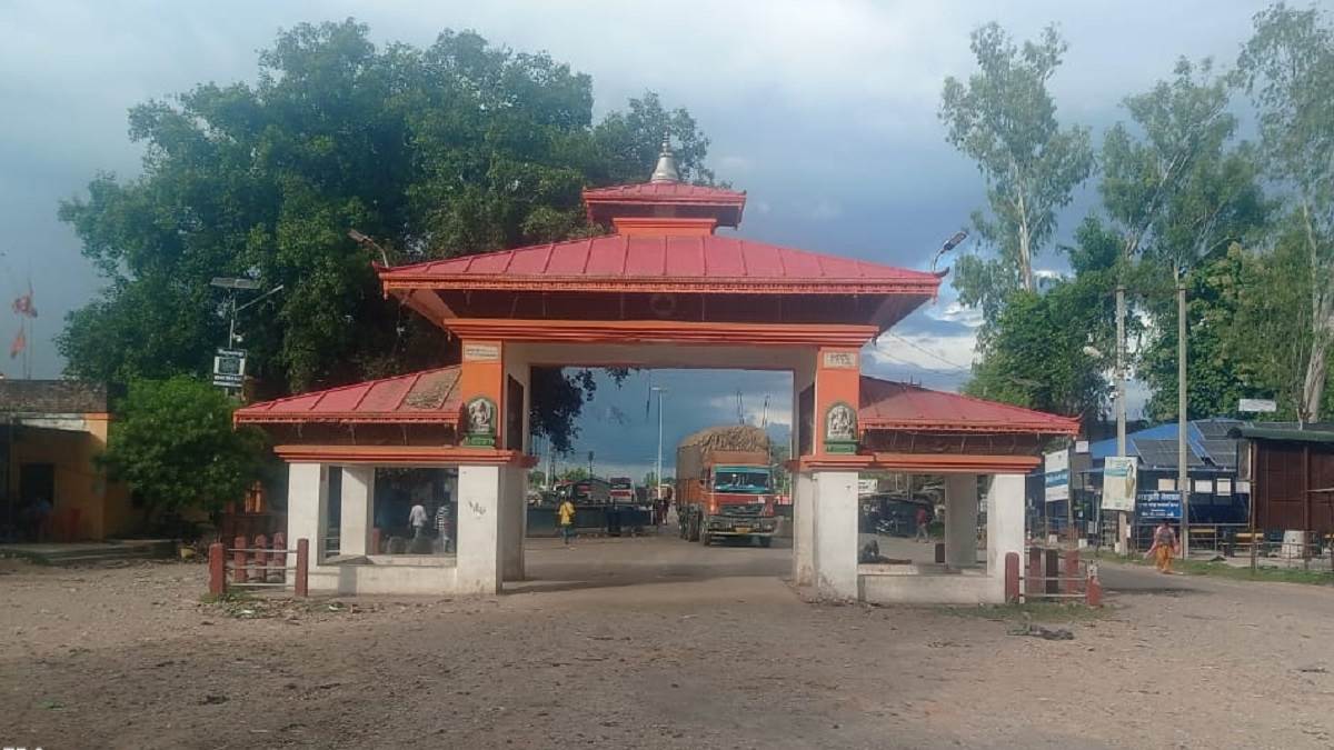 https://www.jagranimages.com/images/newimg/05102023/05_10_2023-bahraich_nepal_border_23547725.jpg