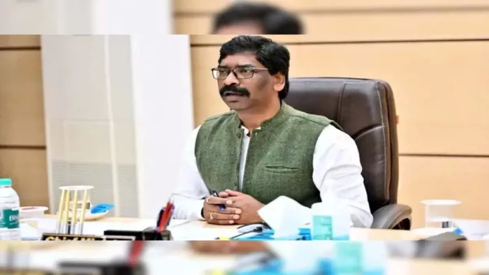 सीएम हेमंत सोरेन इन IAS-IPS अफसरों के साथ दिल्ली रवाना ( फाइल फोटो)