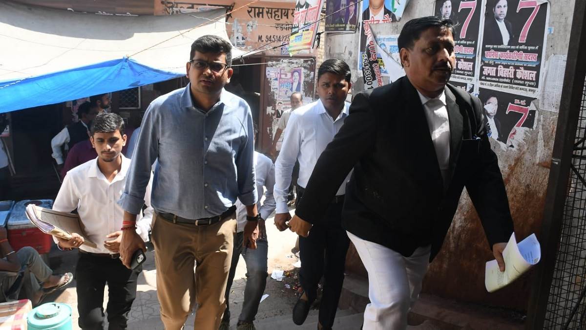 kanpur municipal commissioner surrenders in cmm court in 13 year old case