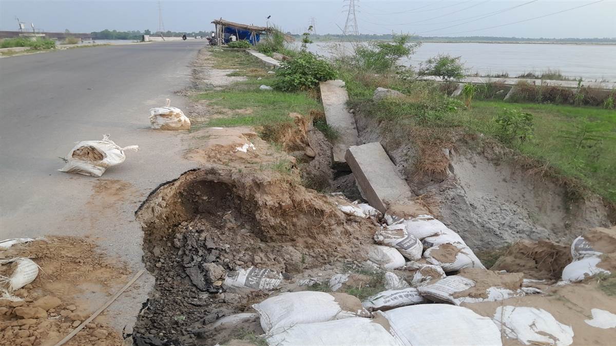 bijnor news balawali bridge construction delay and corruption complaint
