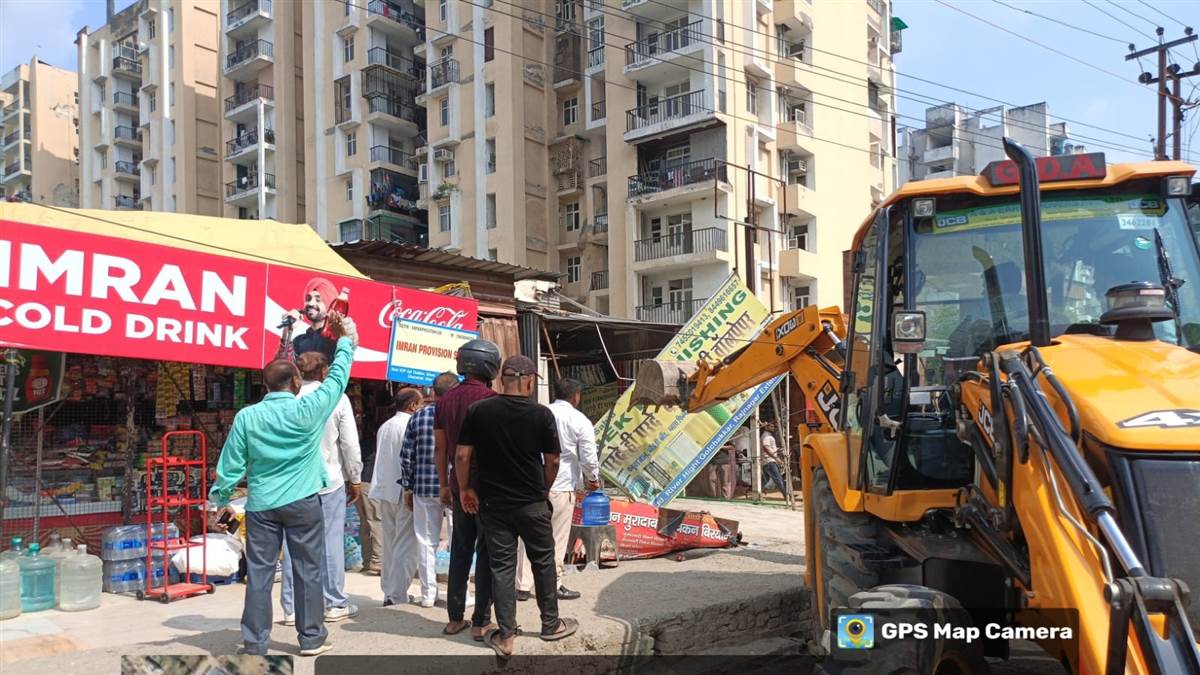 ncr ghaziabad news gda demolishes illegal structures in rajnagar extension
