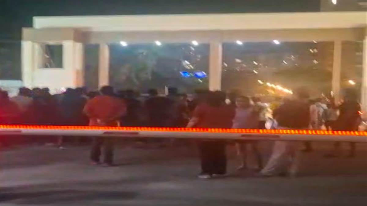 ncr noida society clash woman slaps guard over exit gate entry four arrested