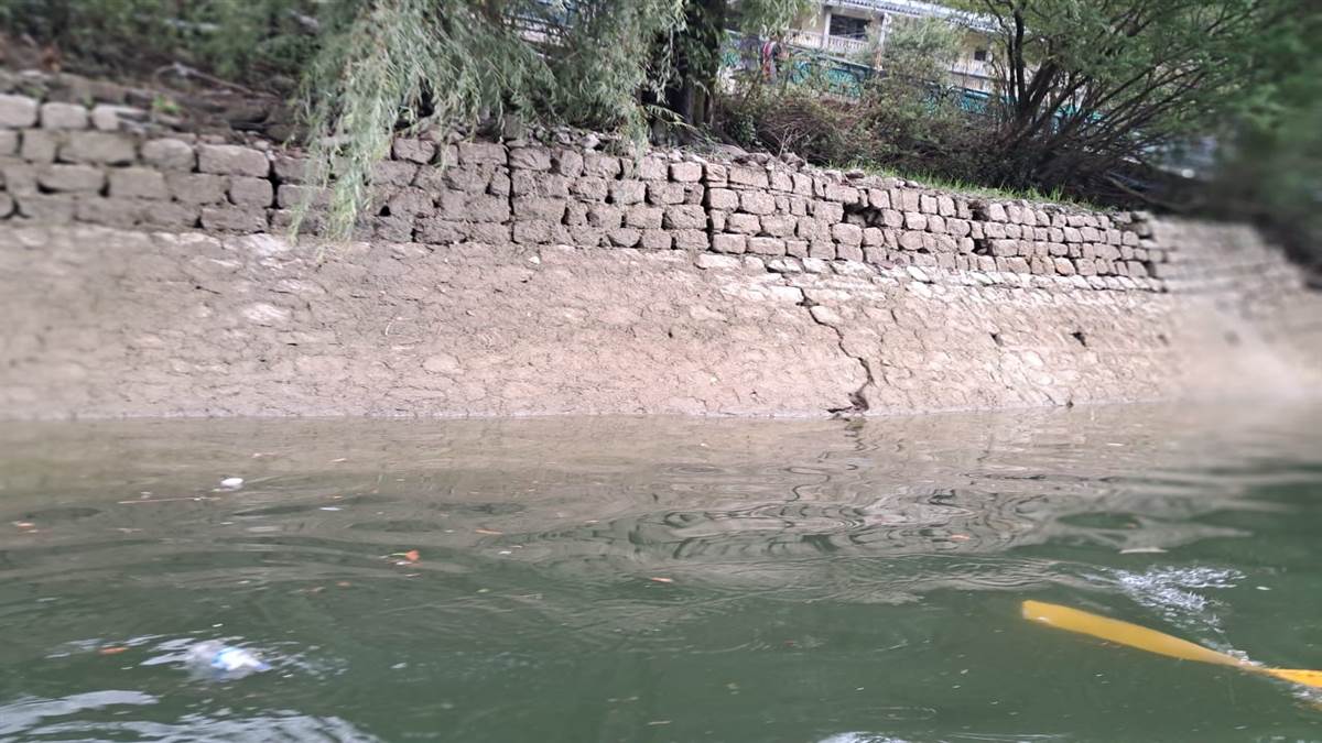naini lake wall restoration ointment preparation on hollow walls