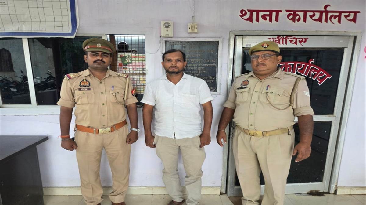 two wanted criminals arrested in varanasi