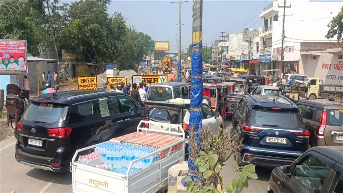 ncr ghaziabad traffic alert rob construction causes major jam on hapur road