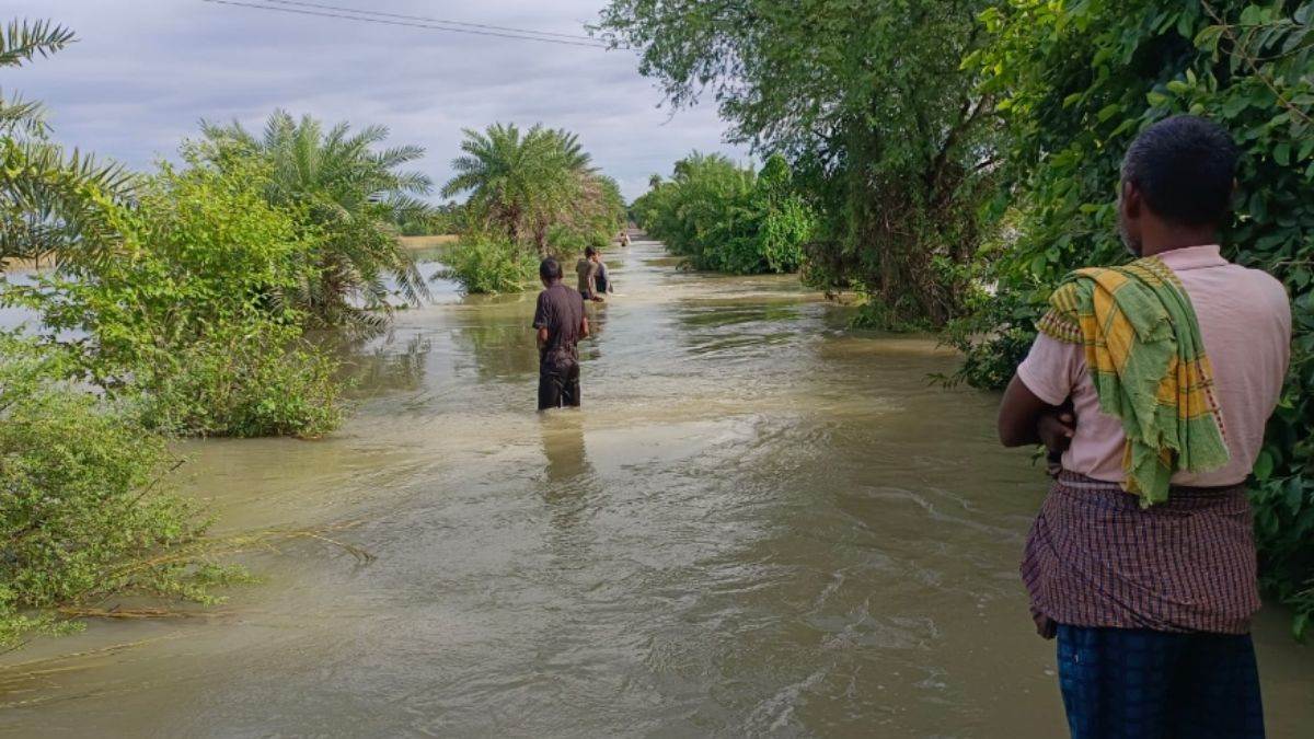 shahpur road blocked flooding disrupts traffic endangers bridge