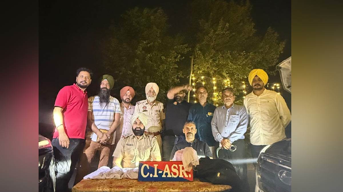 counter intelligence team nabs two accused in amritsar seizes five glock pistols and 2 kg heroin