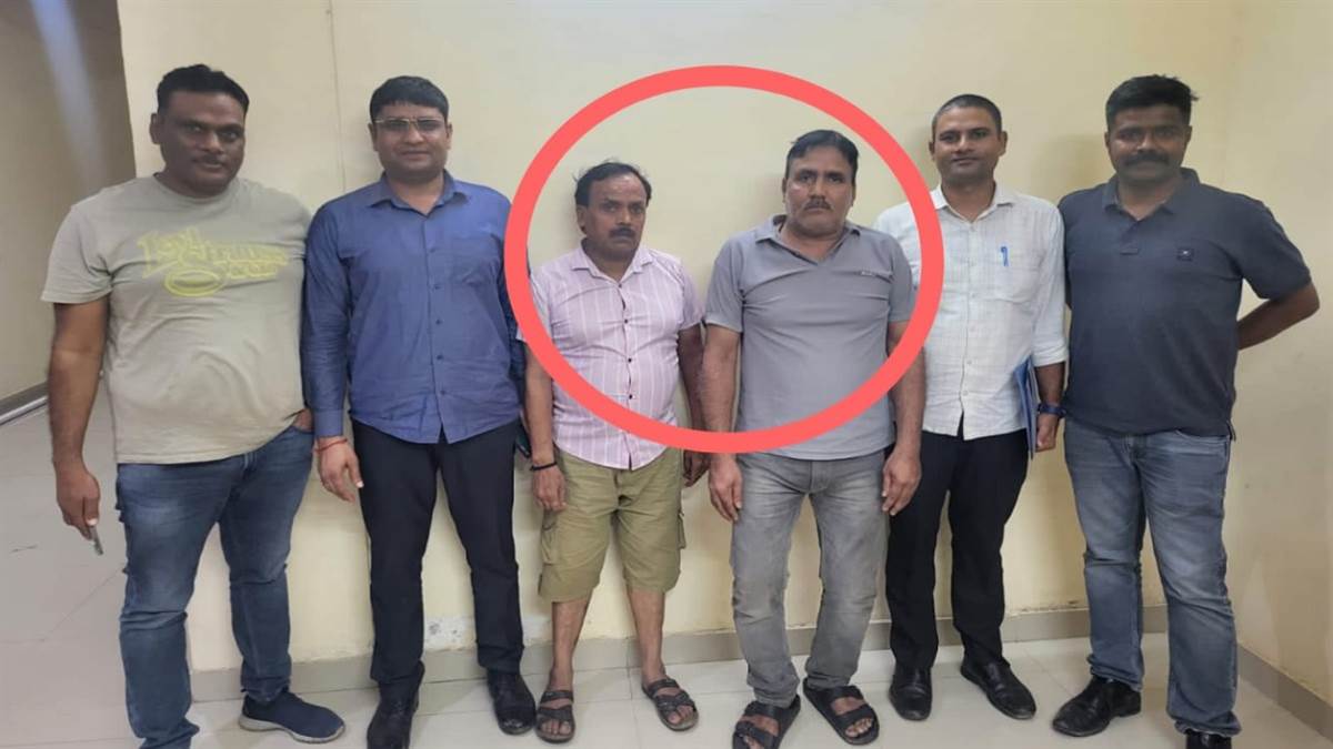 sbi bhadohi fraud two arrested for pledging fake gold