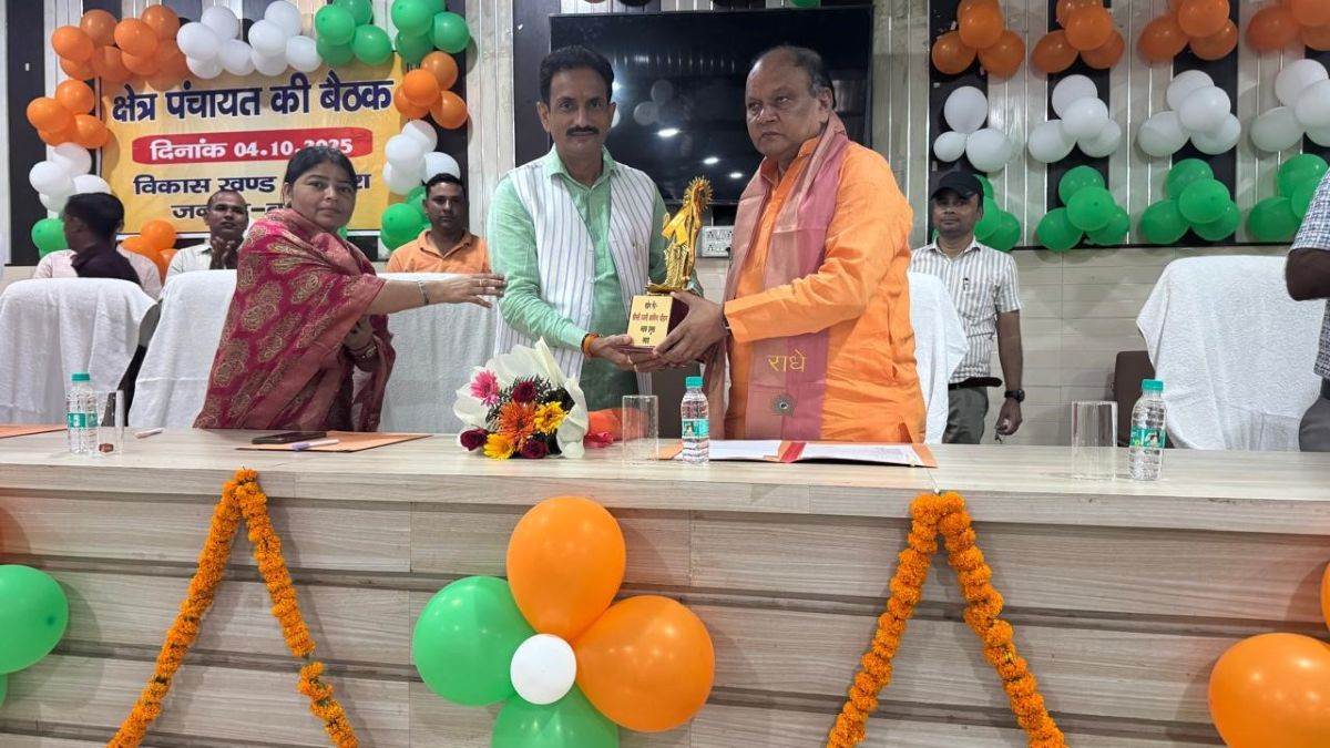 bareilly city news panchayat meeting focuses on development plans