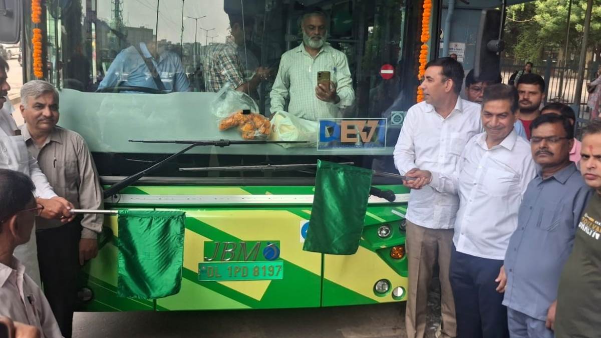 ncr new bus sewa launched from palam metro station