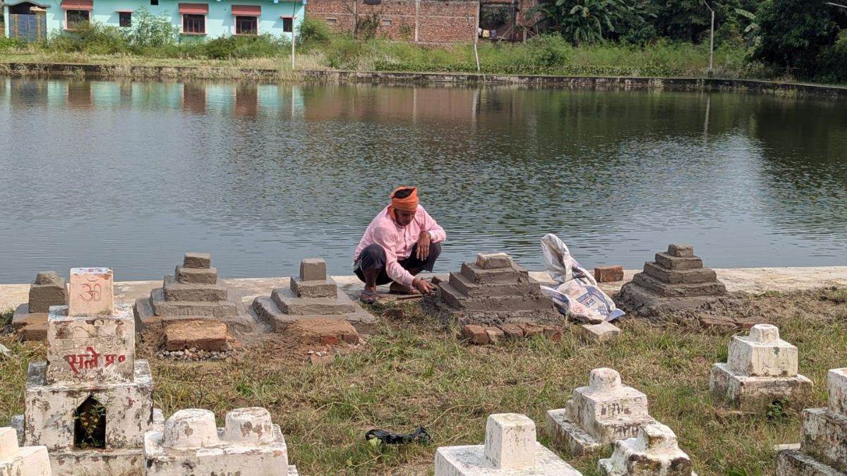 maharajganj news chath puja preparations underway ghat cleaning and vedi construction