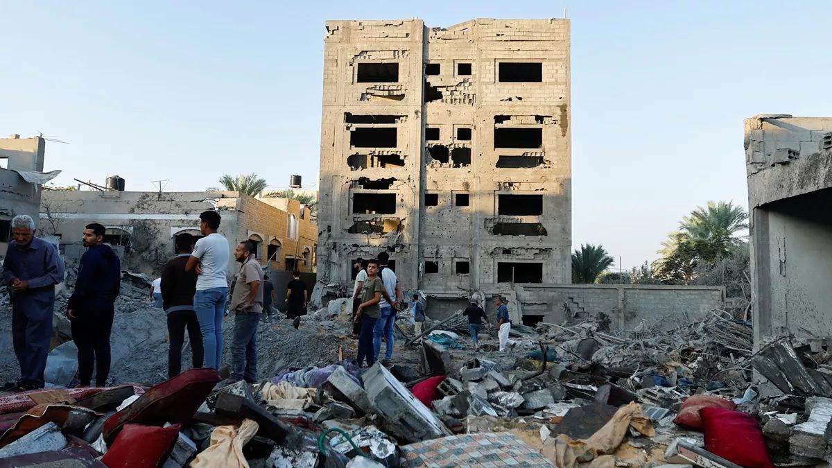 israel continues gaza attacks despite hamas accepting trump peace plan