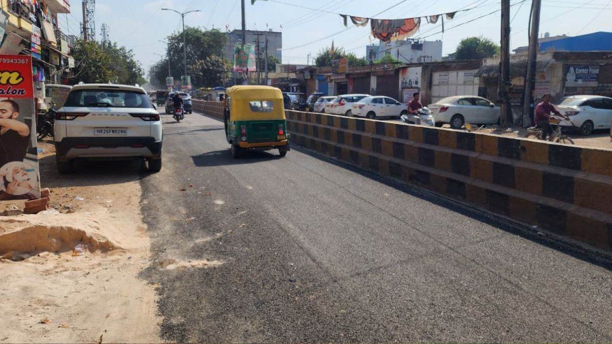 ncr basai road patchwork fails congress alleges corruption