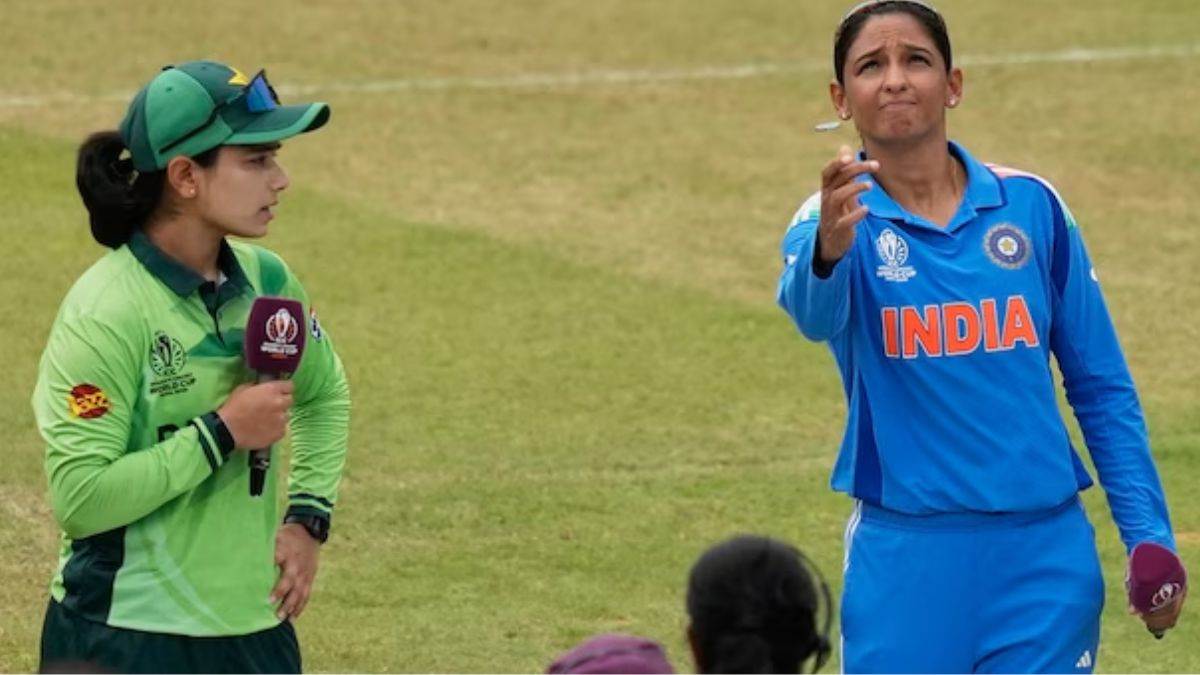 ind w vs pak w blunder at toss match refree made blunder