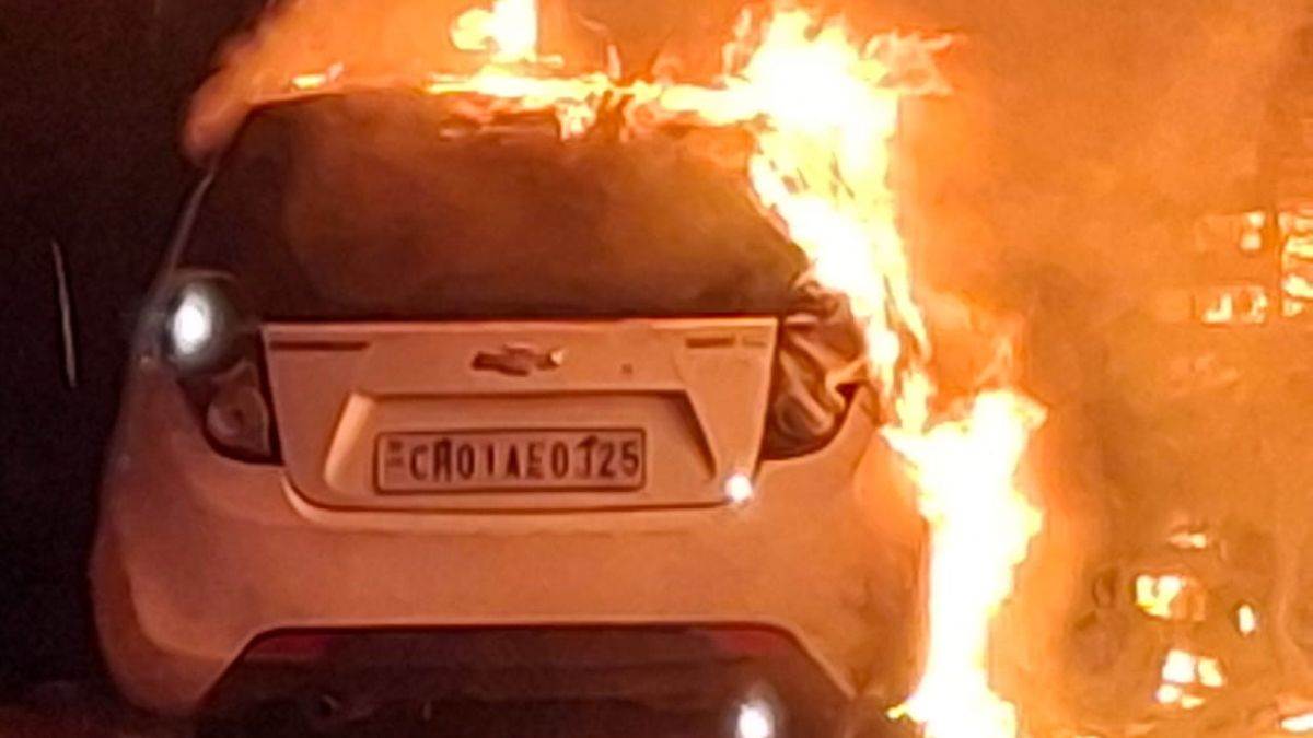 jammu news fire at auto workshop causes lakhs in damage