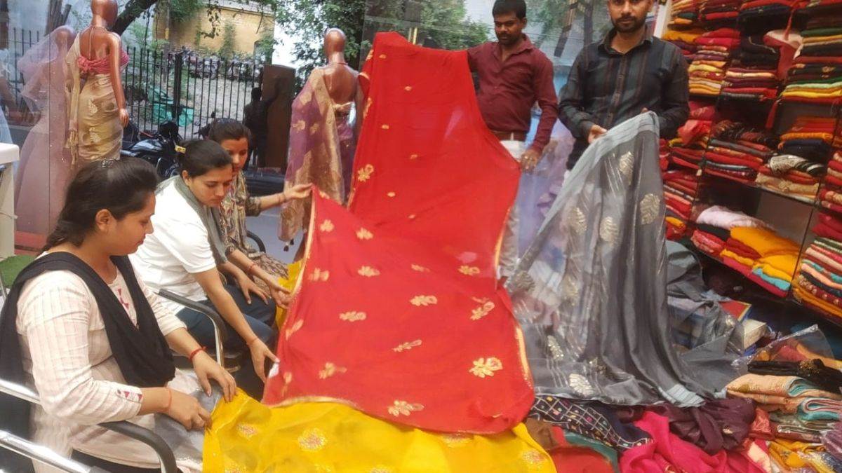 karwa chauth market buzz womens excitement