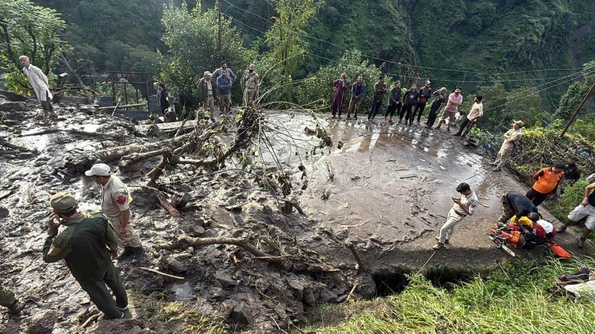 north bengal landslide heavy rains cause havoc over 30 dead