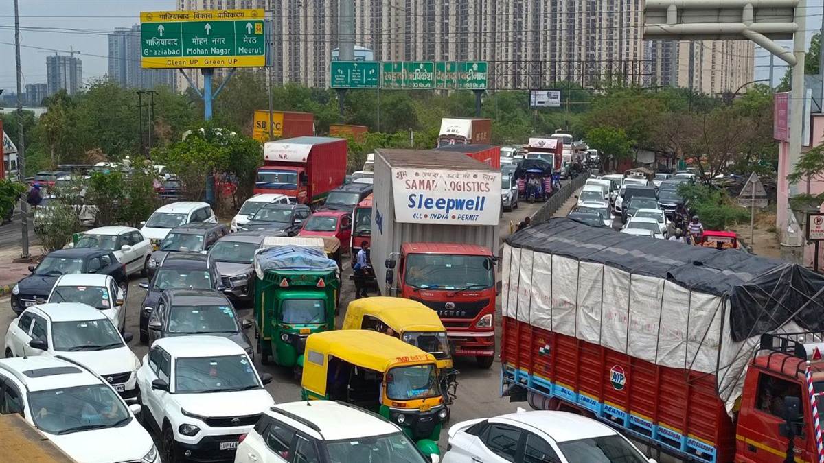 ncr ghaziabad road accidents 39 fatalities in three time slots