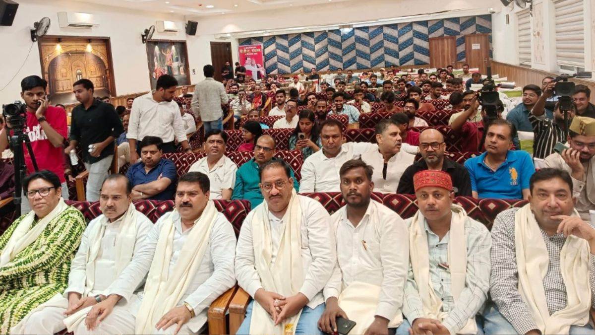 samajwadi party leaders attend mushaira after house arrest rumors in bareilly latest news