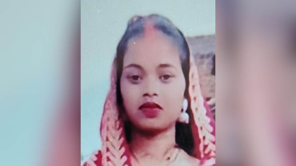 woman body found in field investigation underway in sonbhadra