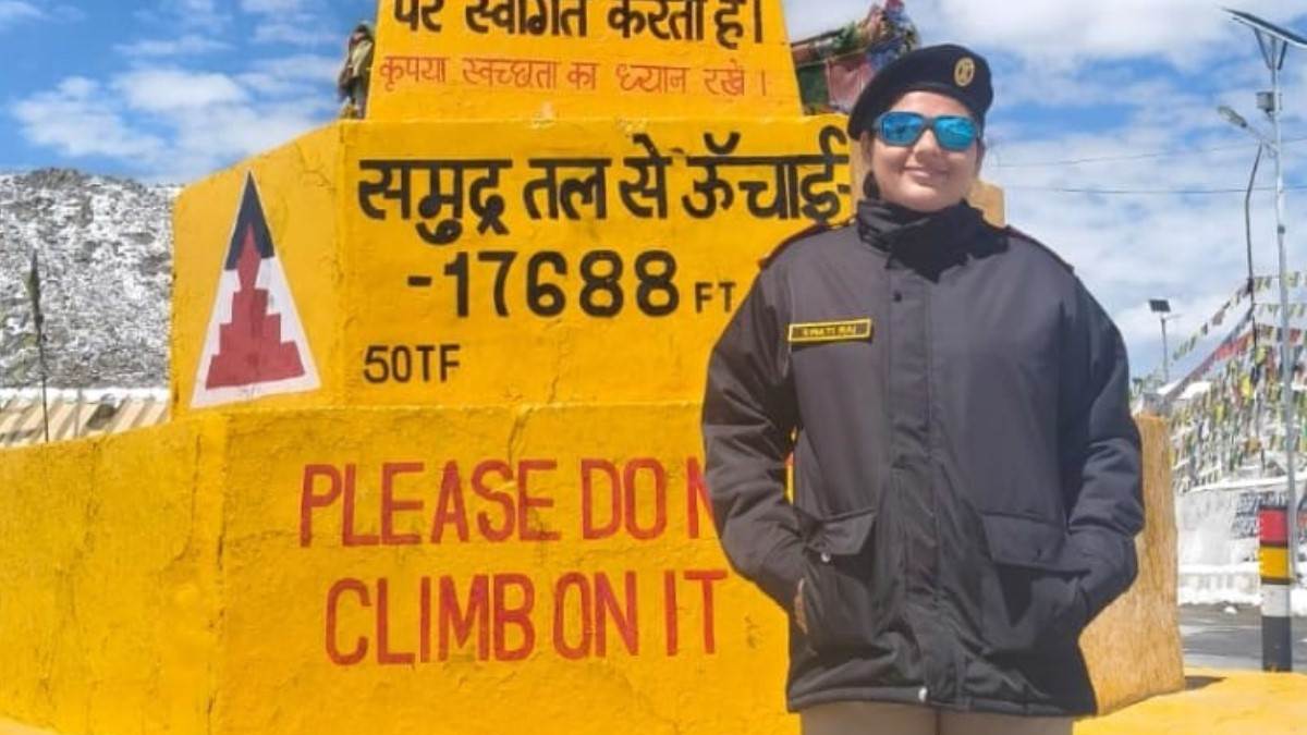azamgarh news major swati rai conquers mount lamo creates history