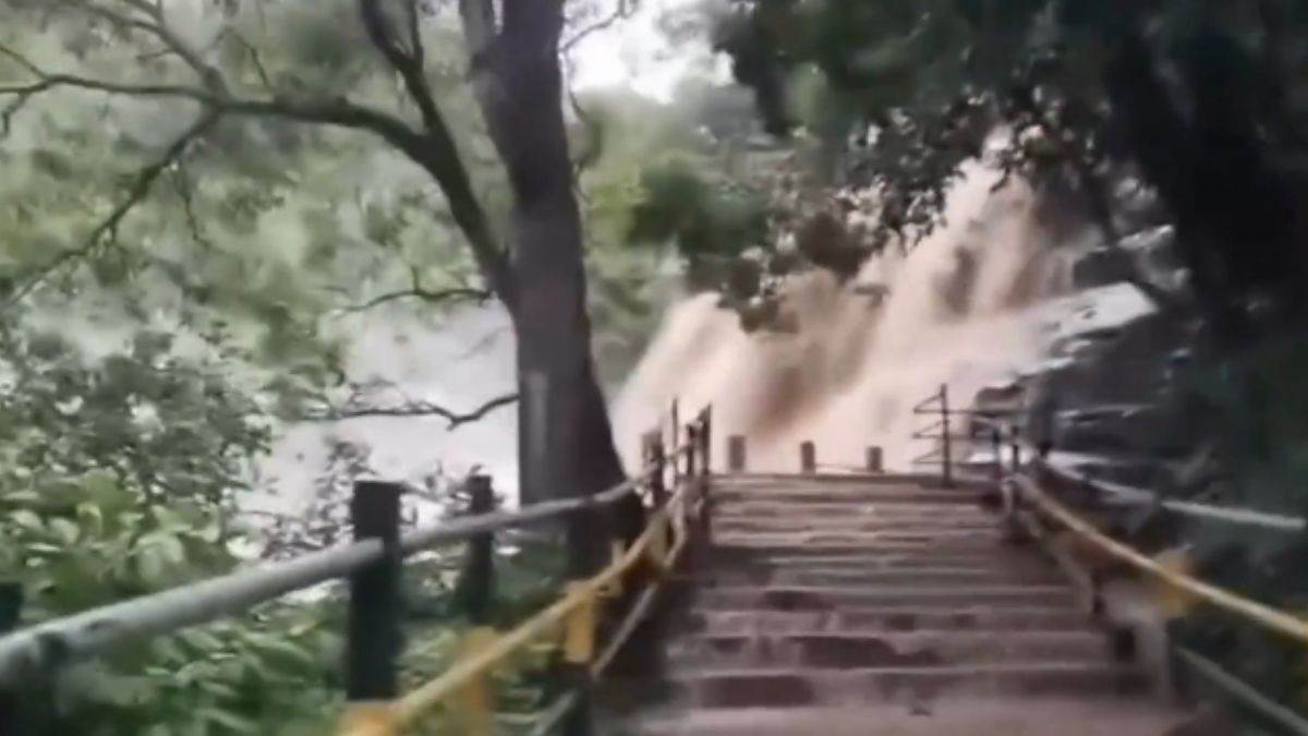 tamil nadu heavy rains flood alert in theni imd issues warning for 12 districts