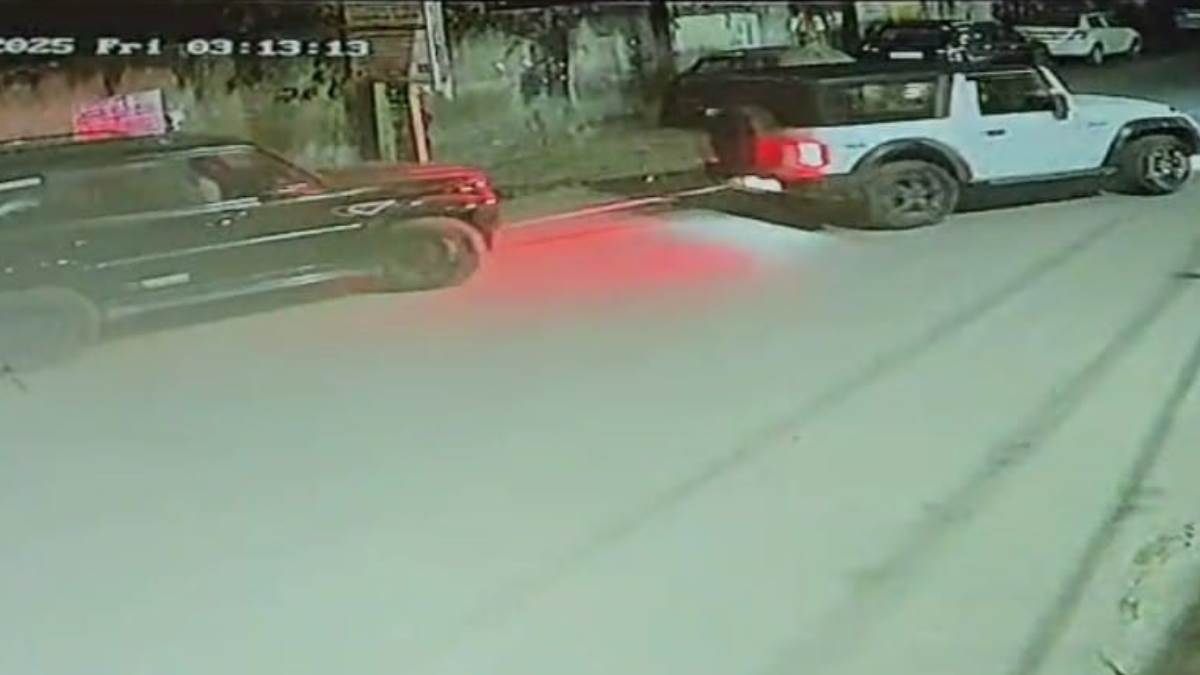 ncr gurgaon news thieves steal scorpio using thar in daring heist