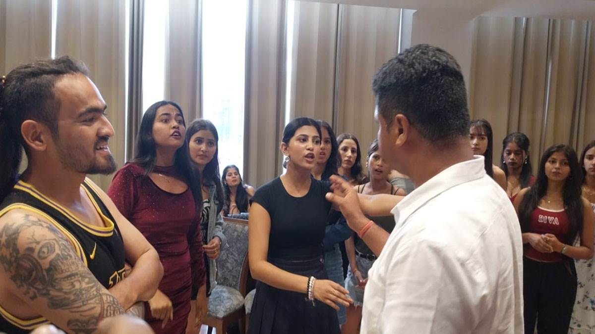 rishikesh ramp walk protest hindu group objects to western outfits
