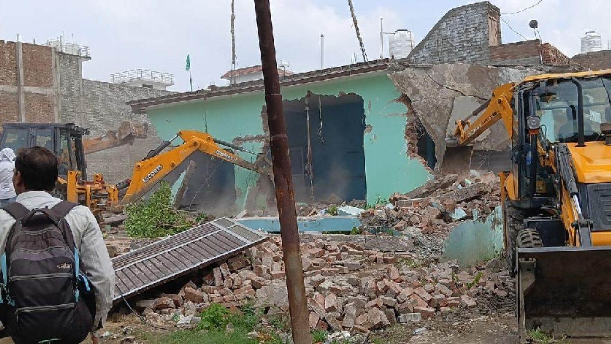 dehradun city news mdda demolishes illegal constructions and plotting