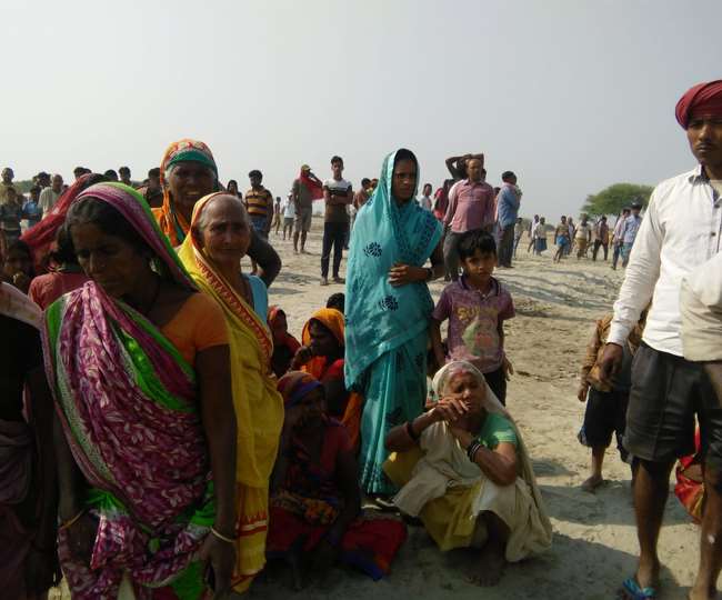 नवगछिया के तिनटंगा करारी दर्शनियां घाट पर हुआ हादसा